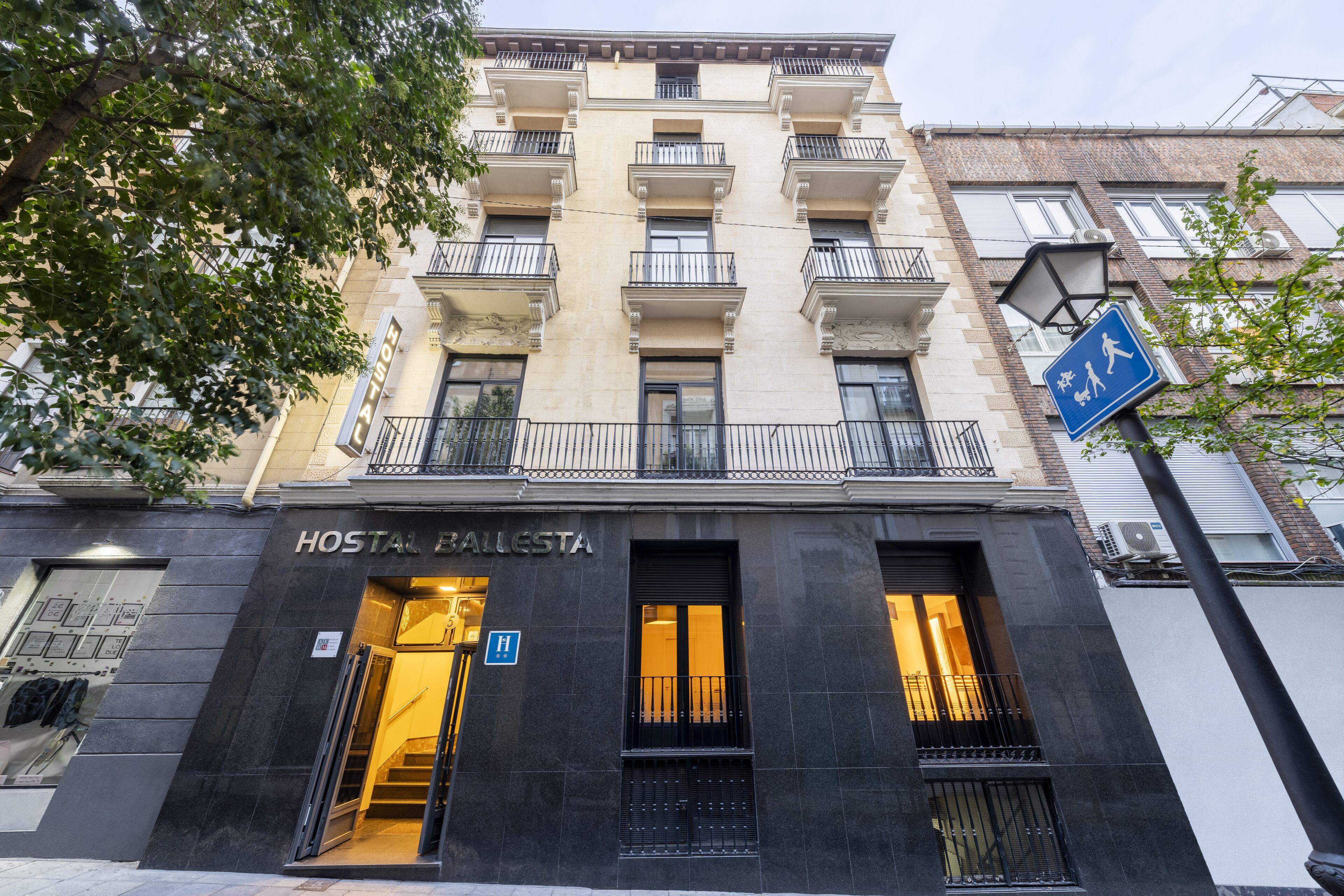 Hostal Ballesta — Photos 2